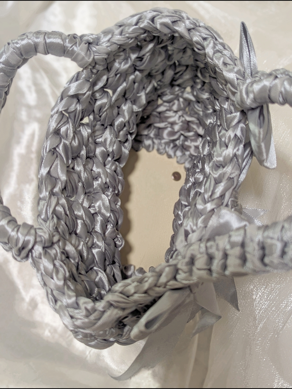 Silver Bow Accent Woven Handbag - Picture 5 of 5